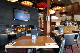 Best Western Plus Kelowna Hotel & Suites - Kelowna - 1