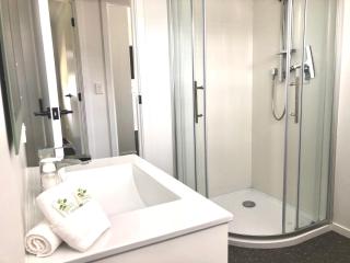 Modern, Functional and Central - Twizel - 4