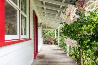 Post Office Cottage - Self catering, escape to the country - Egmont Village - 0