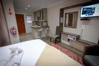 Sangiro Game Lodge - Sustainable Electricity and Water - 0