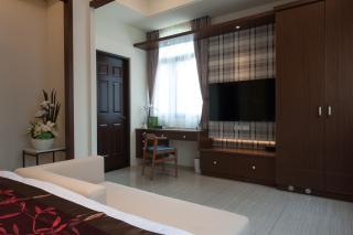 Eight Story Manor - Shuili - 3