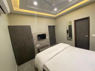 Hotel The Retro Regency - Ludhiana - 8