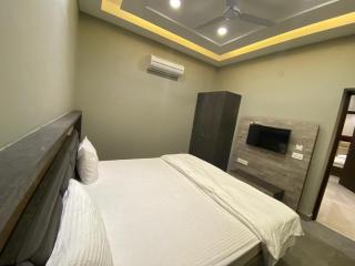 Hotel The Retro Regency - Ludhiana - 7