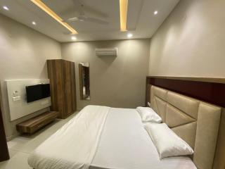 Hotel The Retro Regency - Ludhiana - 6