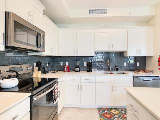 Lakeview Themed 2BR Condo with Waterpark Access - 7