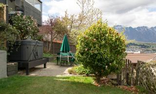 Cosy: shared spa pool and walk to town - Queenstown - 8