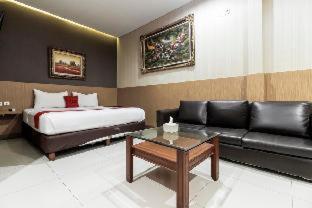 RedDoorz Plus @ Tuparev Cirebon - 9