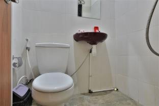 Green Apple Residence near Sarinah Mitra RedDoorz - Jakarta - 4