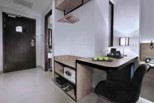 Hotel Neo Gajah Mada Pontianak by ASTON - Pontianak - 6