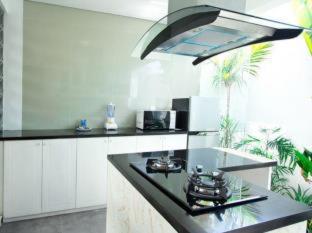 Apple Villas & Apartments - 4
