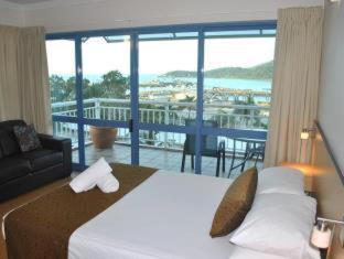 Coral Sea Vista Apartments - 7