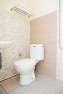 Ayuning Guest House Syariah Semarang Mitra RedDoorz - Semarang - 2