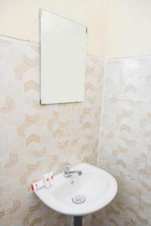 Ayuning Guest House Syariah Semarang Mitra RedDoorz - Semarang - 1