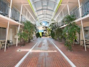 Hotel Tropiq - Cairns - 8