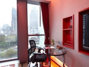 Galleria Sukhumvit 10 Bangkok by Compass Hospitality - 1