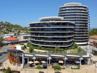 Ambience on Burleigh Beach - 9