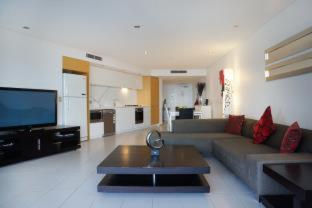 Ambience on Burleigh Beach - 2