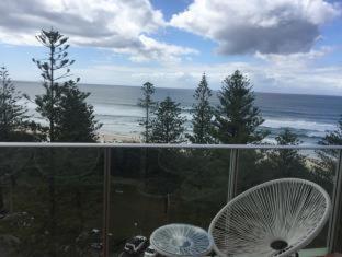 Pacific Regis Beachfront Holiday Apartments - Gold Coast - 9