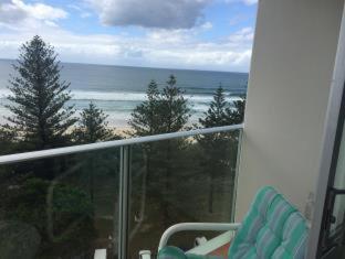 Pacific Regis Beachfront Holiday Apartments - Gold Coast - 8