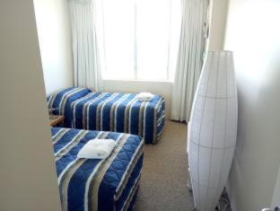 Pacific Regis Beachfront Holiday Apartments - Gold Coast - 1