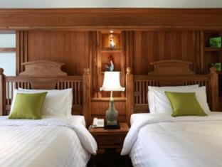Rich Lanna House - 6