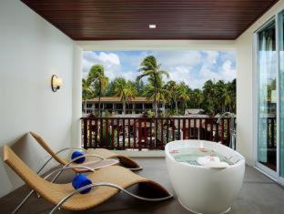 Graceland Khaolak Beachfront Resort - 9