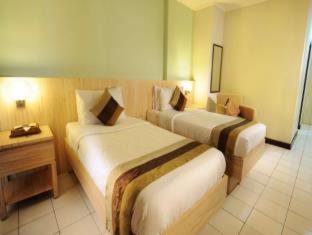Palace Hotel - Puncak - 1