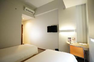 Cleo Hotel Jemursari Surabaya - 5