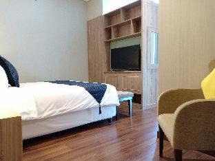 Azana Suites Hotel Antasari - 6