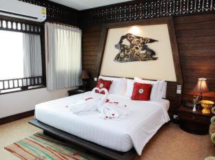 Ruean Phae Royal Park Hotel - 9