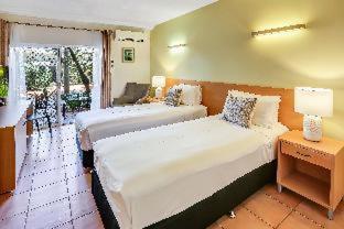 Coral Tree Inn - Cairns - 3