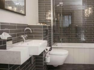 De Vere Horsley Estate - 4