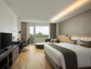 Delonix Hotel Karawang - 7