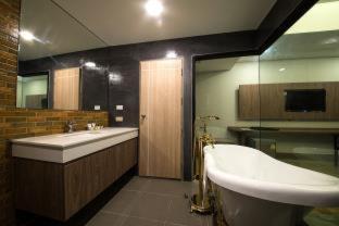V20 Boutique Jacuzzi Hotel - Bangkok - 7
