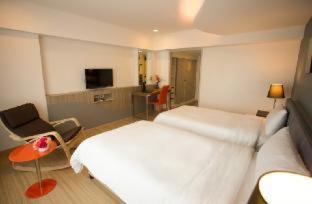 Grand Tower Inn Sathorn Hotel - Bangkok - 4