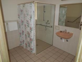 Golden Square Motor Inn - 6