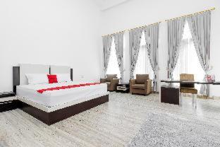 RedDoorz Premium near Stasiun Lenteng Agung - Jakarta - 8