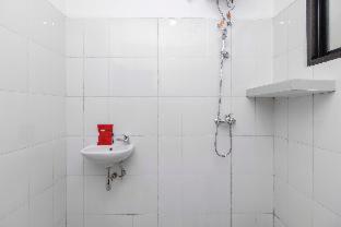 RedDoorz Premium near Stasiun Lenteng Agung - Jakarta - 7