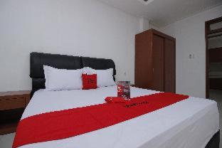 RedDoorz Premium near Stasiun Lenteng Agung - Jakarta - 6