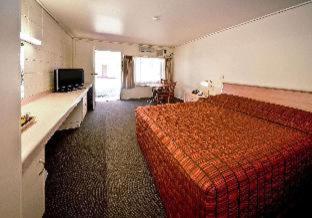 Gladstone CBD Motel - 3