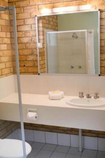 Sunshine Coast Motor Lodge - Woombye - 5