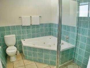 At The Sound Noosa Motel - Noosaville - 9