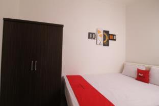 RedDoorz Plus near Trisakti University - Jakarta - 6