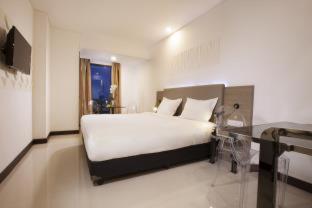 Verse Hotel Cirebon - 8