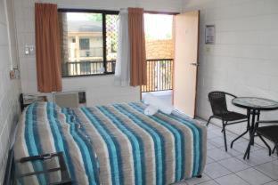 Oasis Inn Apartments - Cairns - 3
