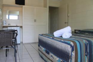 Oasis Inn Apartments - Cairns - 1