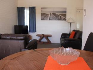 Busselton Gale Street Motel & Villas - 1