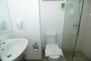 The Win Hotel Surabaya - Surabaya - 5