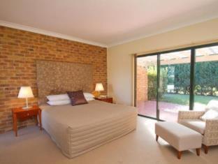 Potters Apartments - 2