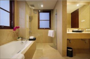 Royal Tulip Springhill Resort Jimbaran - Jimbaran - 5